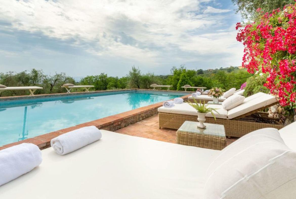 Luxury 7 bedroom holiday villa with private pool in Tuscany Italy (PV1534-2)