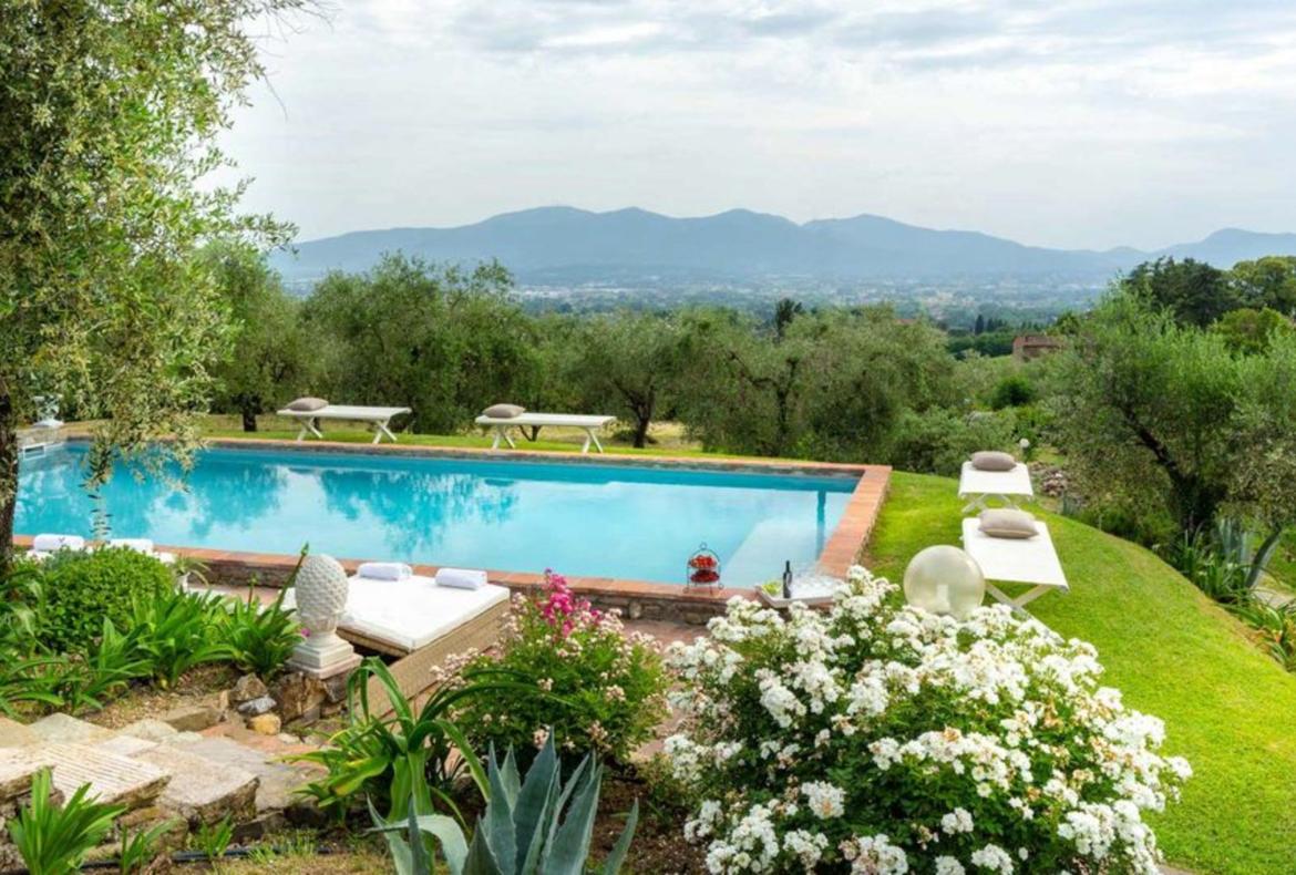 Luxury 7 bedroom holiday villa with private pool in Tuscany Italy (PV1534-2)