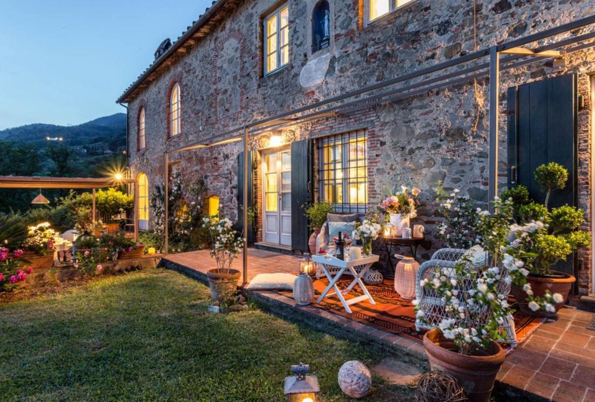 Luxury 7 bedroom holiday villa with private pool in Tuscany Italy (PV1534-2)