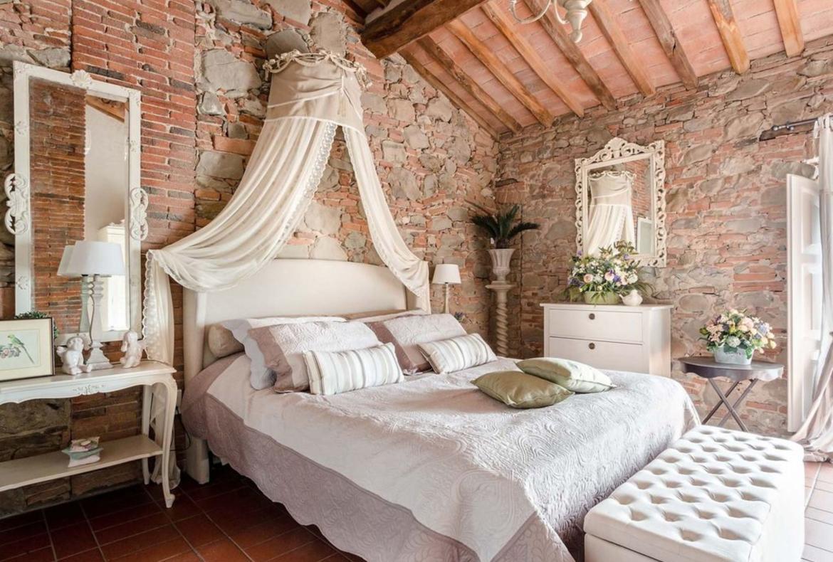 Luxury 7 bedroom holiday villa with private pool in Tuscany Italy (PV1534-2)