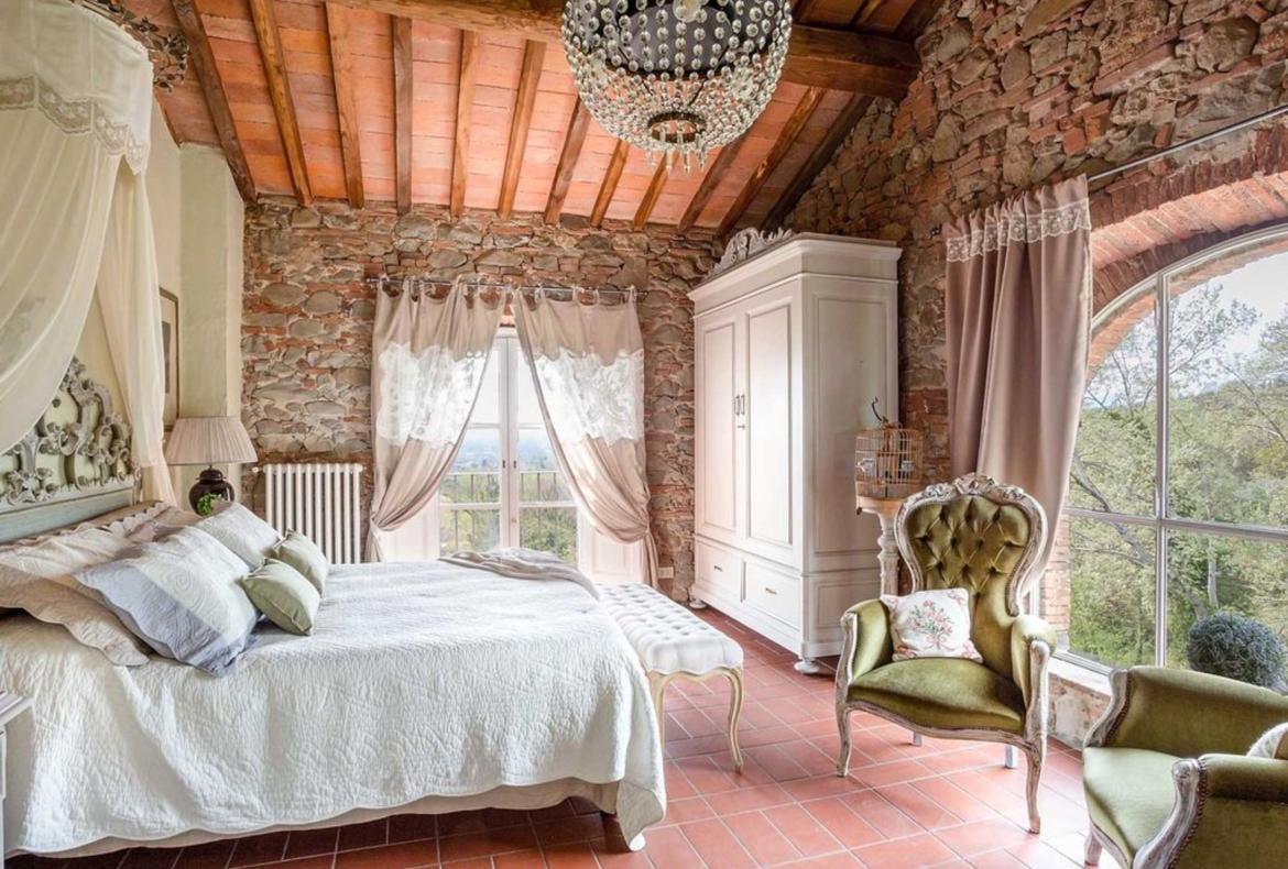 Luxury 7 bedroom holiday villa with private pool in Tuscany Italy (PV1534-2)