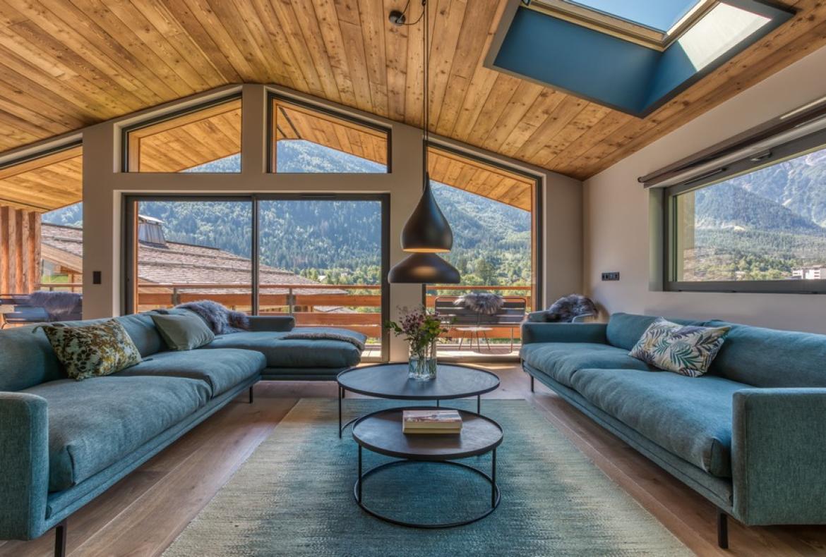 Contemporary Alpine Retreat with Panoramic Mont Blanc Views & Outdoor Jacuzzi (CHAMX101GN)