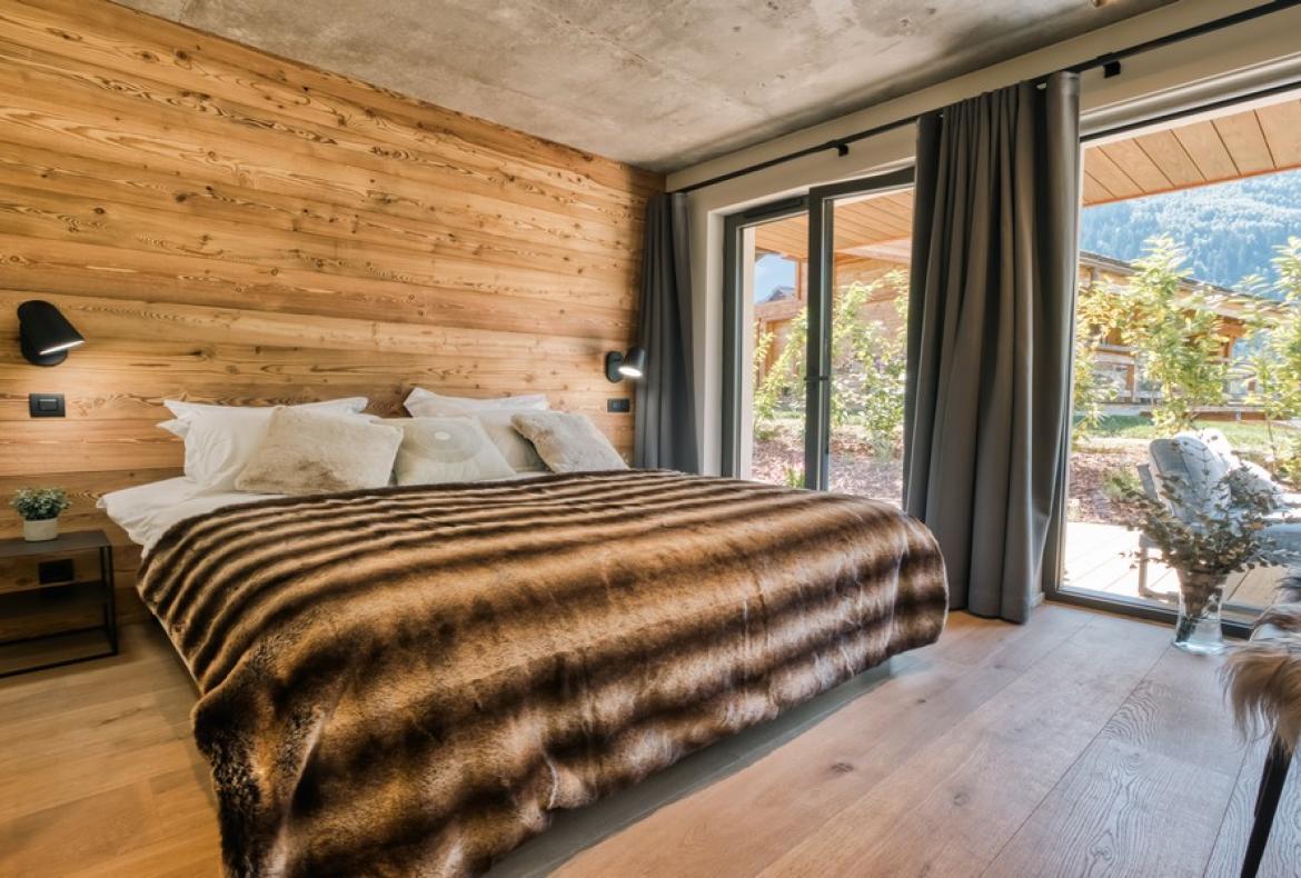 Contemporary Alpine Retreat with Panoramic Mont Blanc Views & Outdoor Jacuzzi (CHAMX101GN)