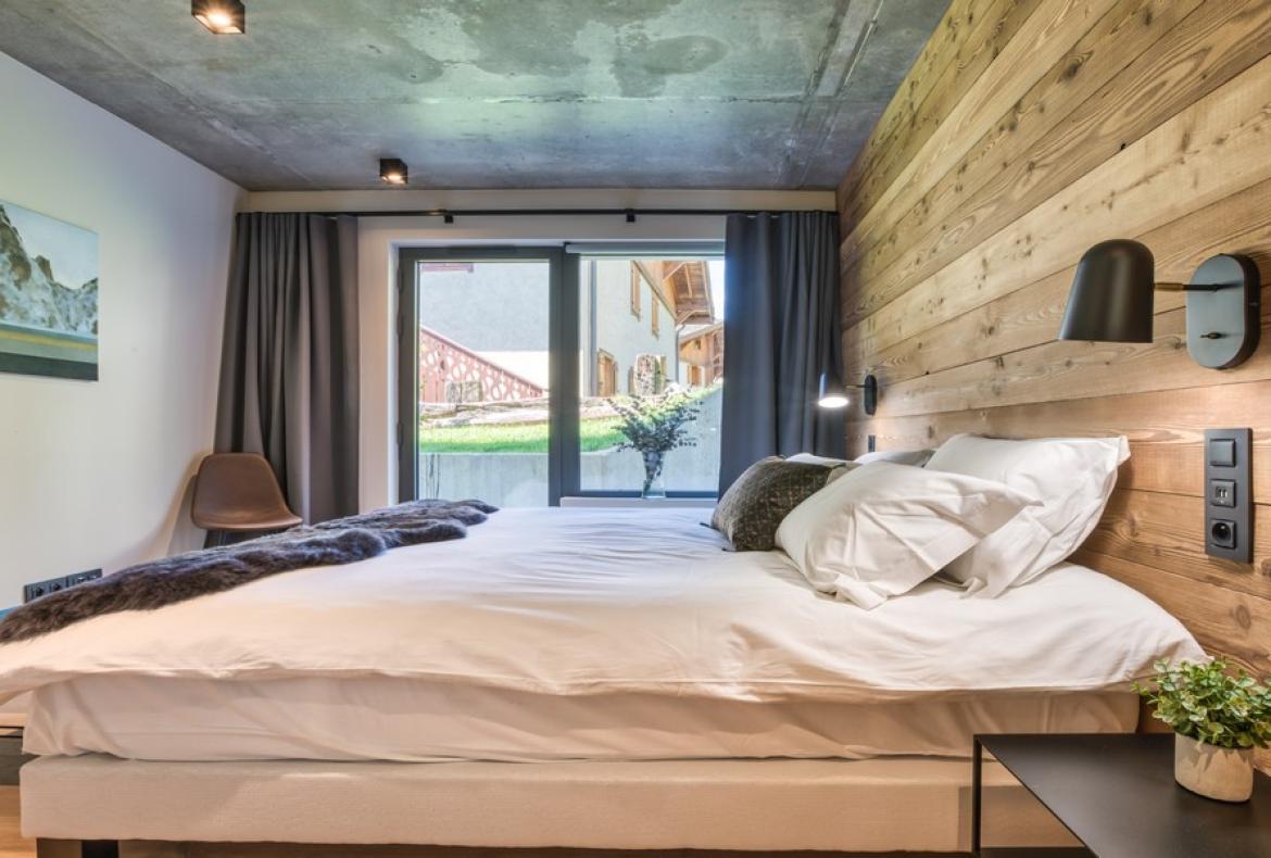 Contemporary Alpine Retreat with Panoramic Mont Blanc Views & Outdoor Jacuzzi (CHAMX101GN)