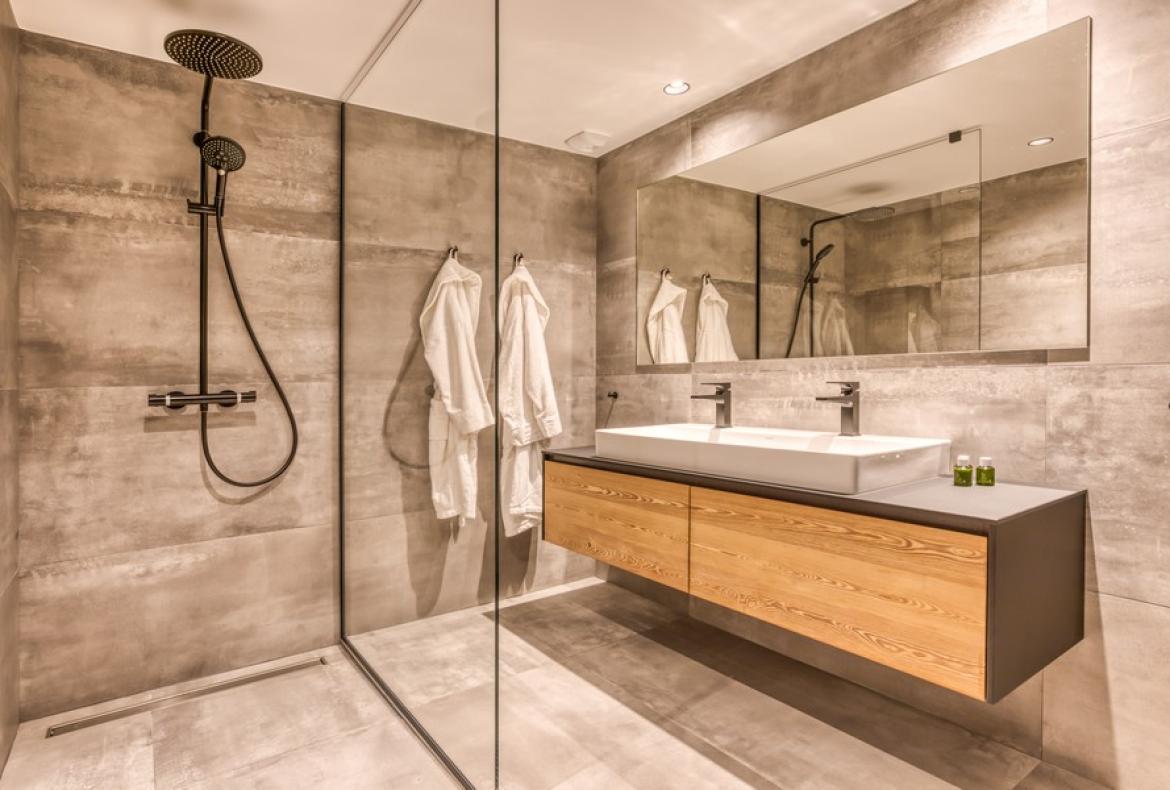 Contemporary Alpine Retreat with Panoramic Mont Blanc Views & Outdoor Jacuzzi (CHAMX101GN)