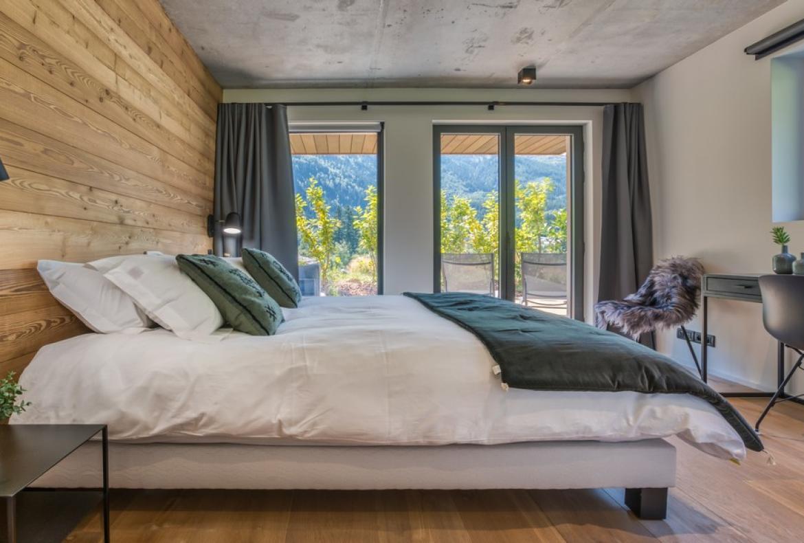 Contemporary Alpine Retreat with Panoramic Mont Blanc Views & Outdoor Jacuzzi (CHAMX101GN)
