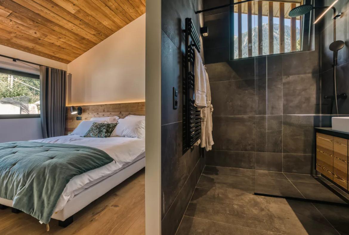 Contemporary Alpine Retreat with Panoramic Mont Blanc Views & Outdoor Jacuzzi (CHAMX101GN)