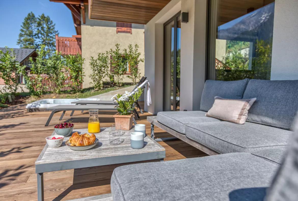 Contemporary Alpine Retreat with Panoramic Mont Blanc Views & Outdoor Jacuzzi (CHAMX101GN)