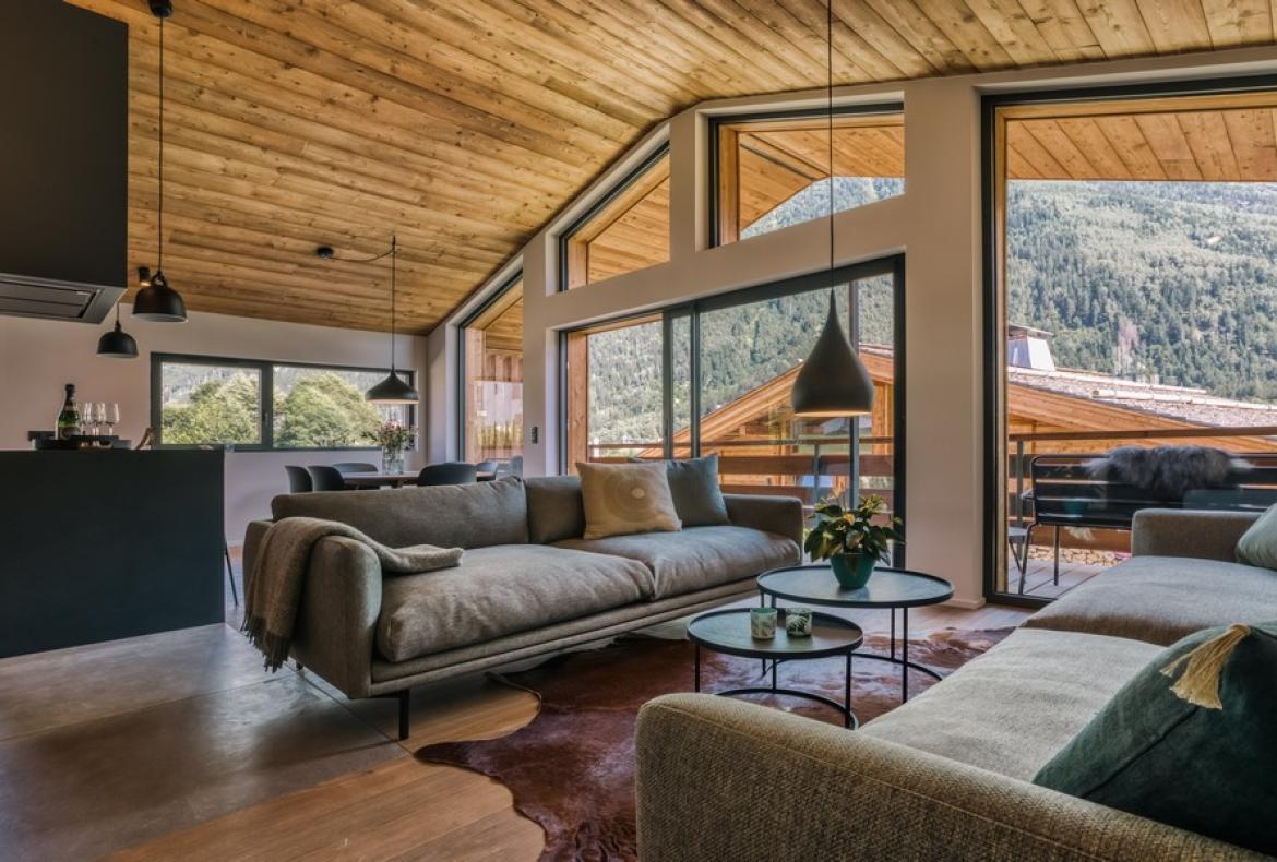 Cosy Nordic hideaway with Jacuzzi and Mont Blanc views. (CHAMX102)