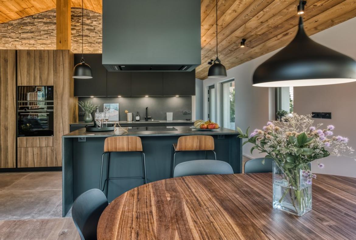 Cosy Nordic hideaway with Jacuzzi and Mont Blanc views. (CHAMX102)