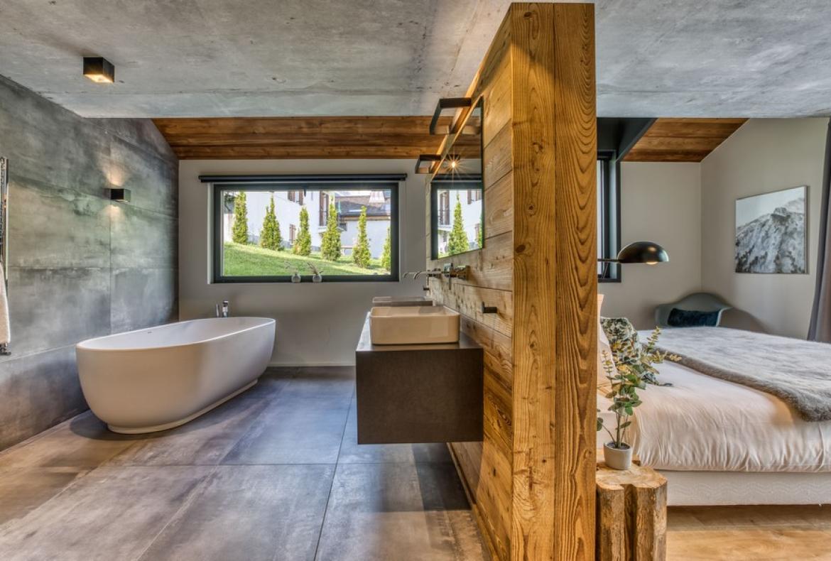 Modern Mountain Escape in Chamonix with Outdoor Jacuzzi & Ski Access (CHAMX103GN)