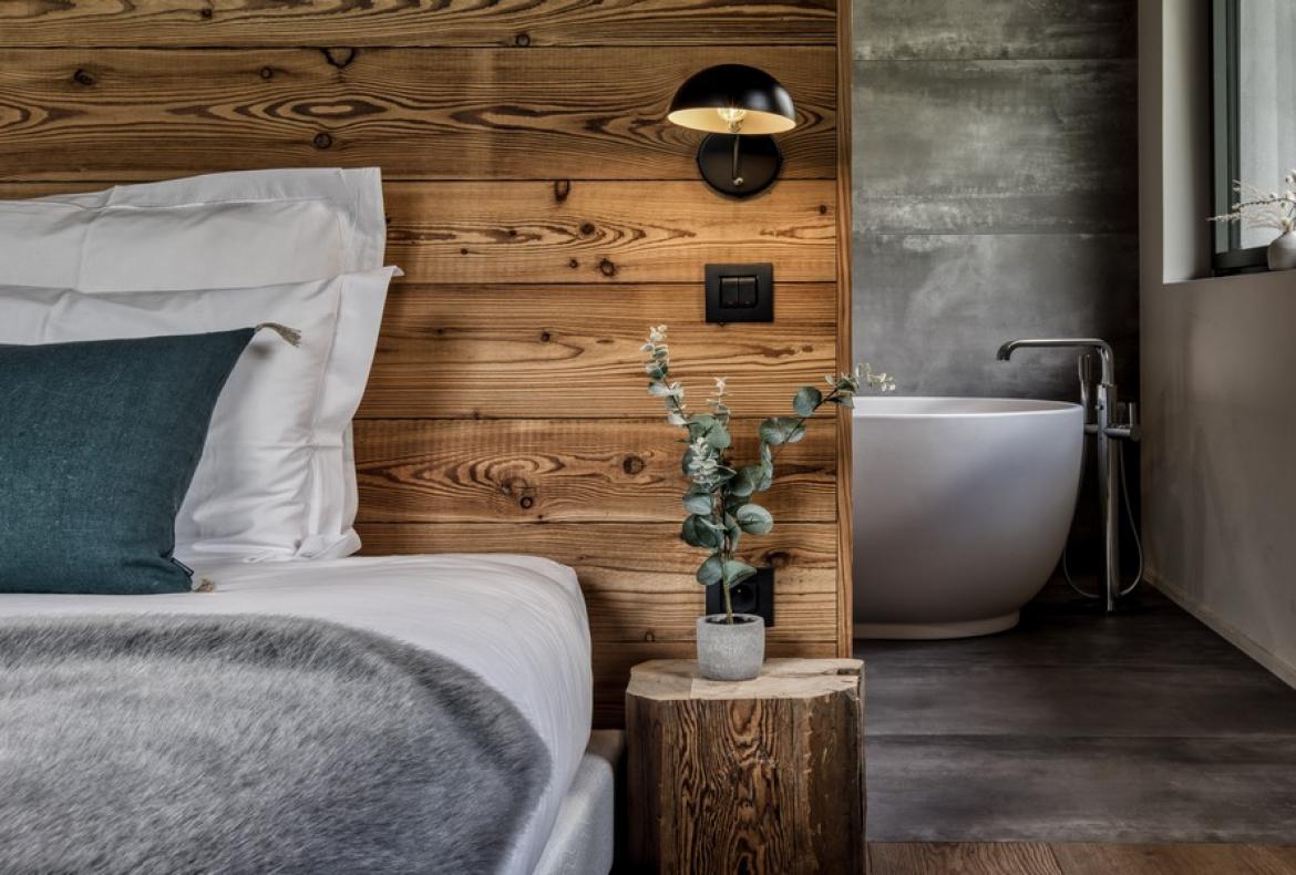 Modern Mountain Escape in Chamonix with Outdoor Jacuzzi & Ski Access (CHAMX103GN)