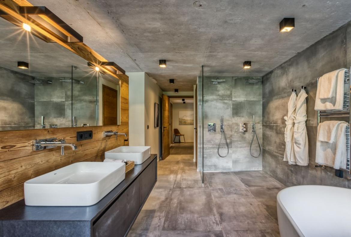 Modern Mountain Escape in Chamonix with Outdoor Jacuzzi & Ski Access (CHAMX103GN)