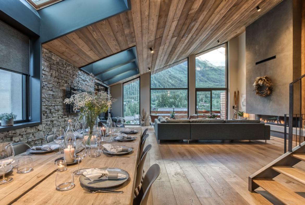 Modern Mountain Escape in Chamonix with Outdoor Jacuzzi & Ski Access (CHAMX103GN)