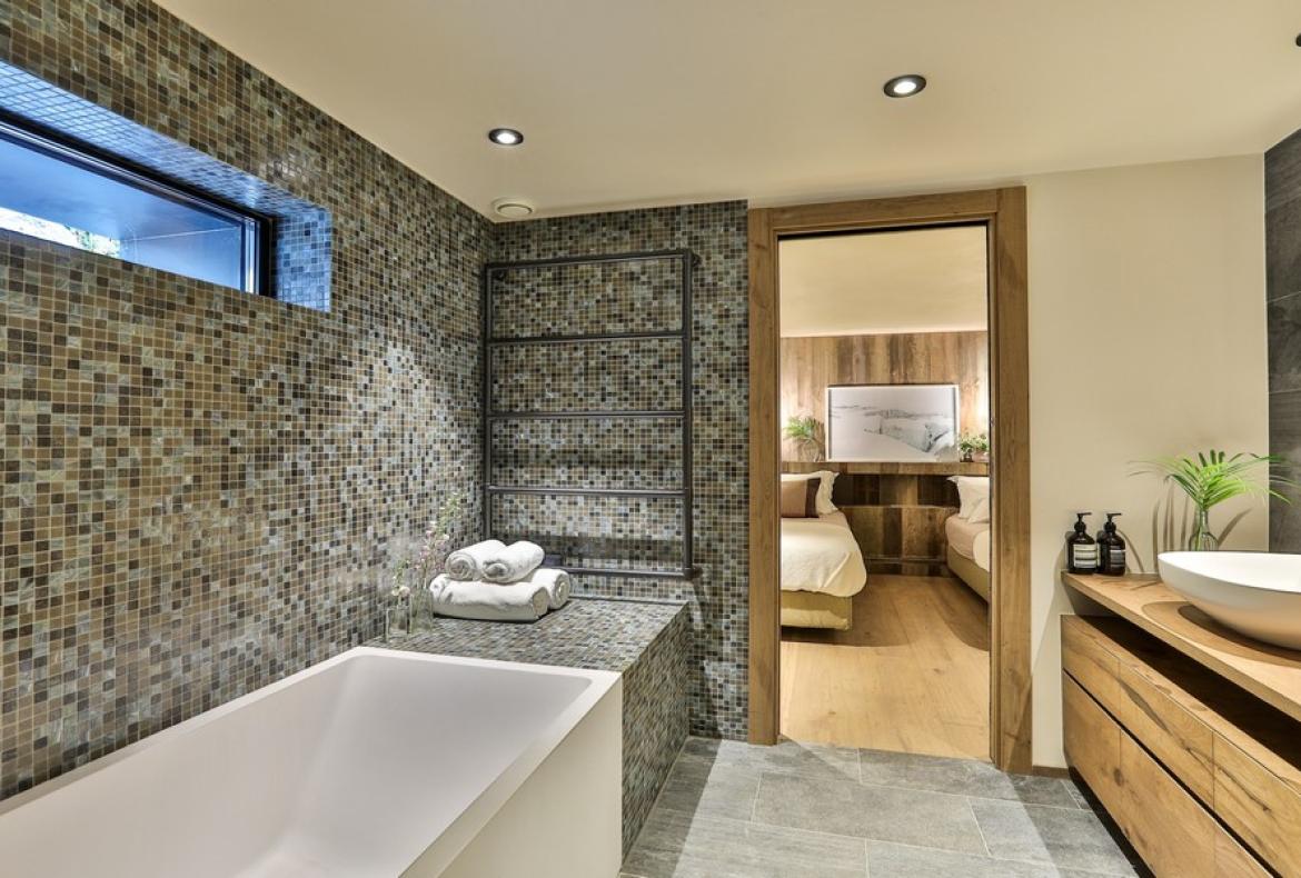 Luxurious architectural Alpine retreat with outstanding views (CHAMX104)