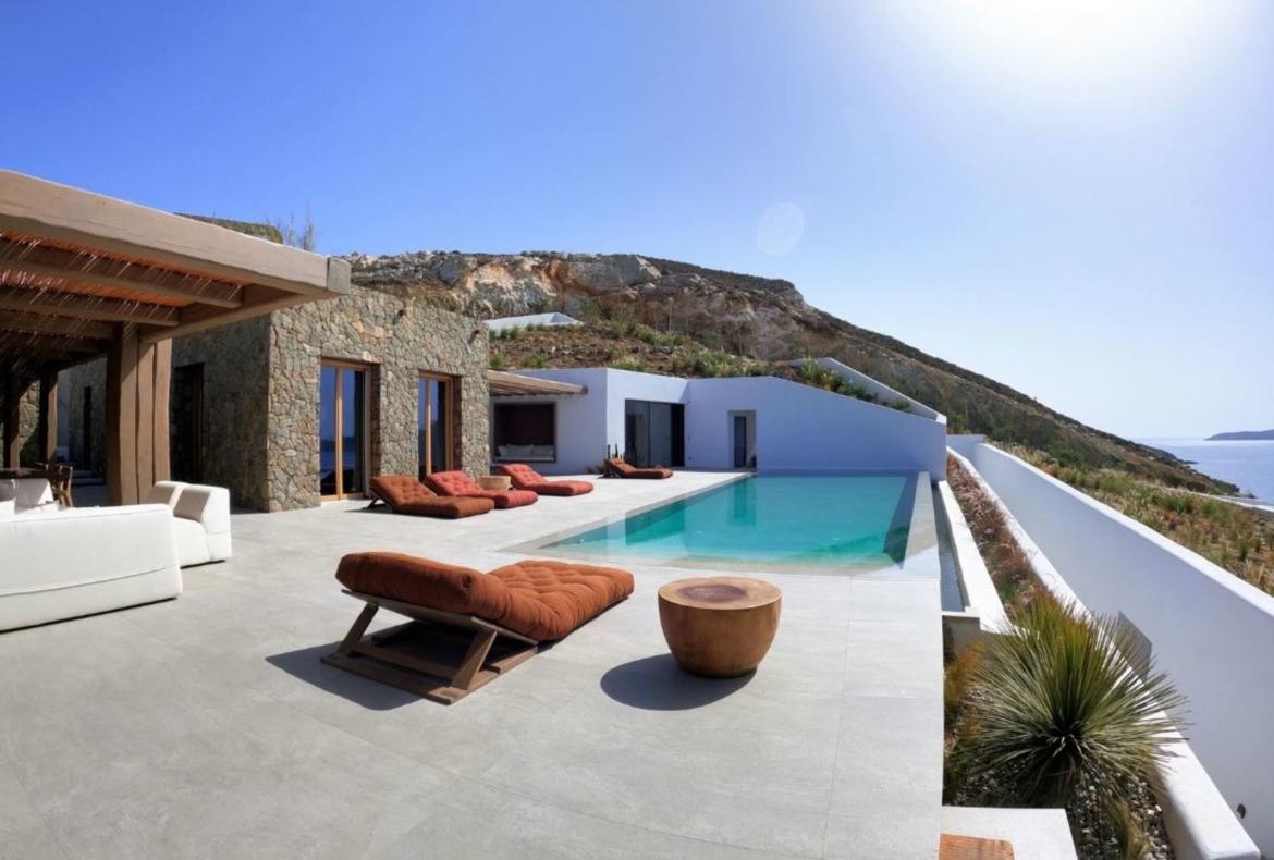 Luxury 6 bedroom holiday villa with private pool in Mykonos Greece (PV2587)