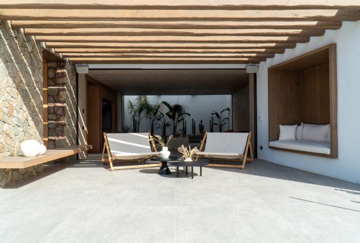 Luxury 6 bedroom holiday villa with private pool in Mykonos Greece (PV2587)