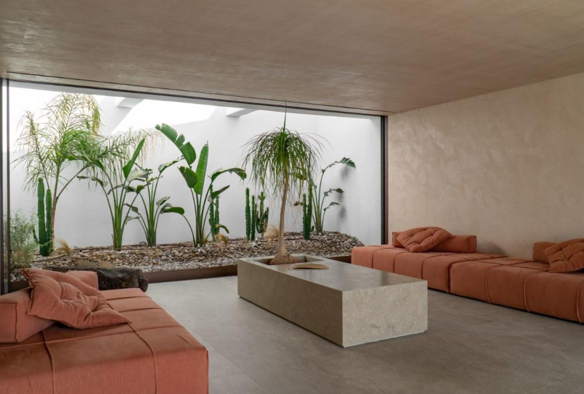 Luxury 6 bedroom holiday villa with private pool in Mykonos Greece (PV2587)
