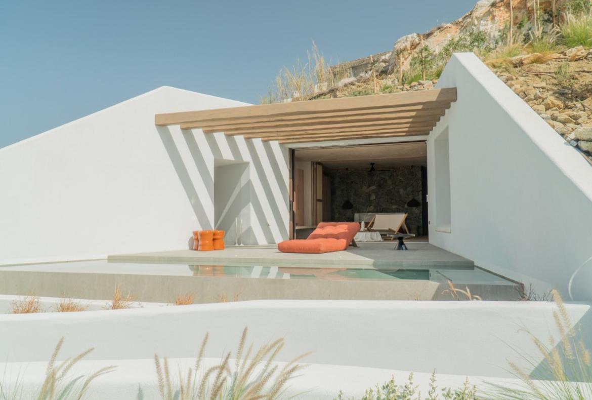 Luxury 6 bedroom holiday villa with private pool in Mykonos Greece (PV2587)