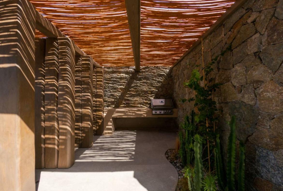 Luxury 6 bedroom holiday villa with private pool in Mykonos Greece (PV2587)
