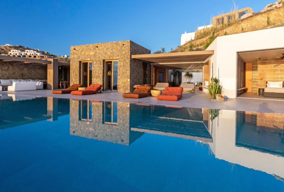 Luxury 6 bedroom holiday villa with private pool in Mykonos Greece (PV2587)