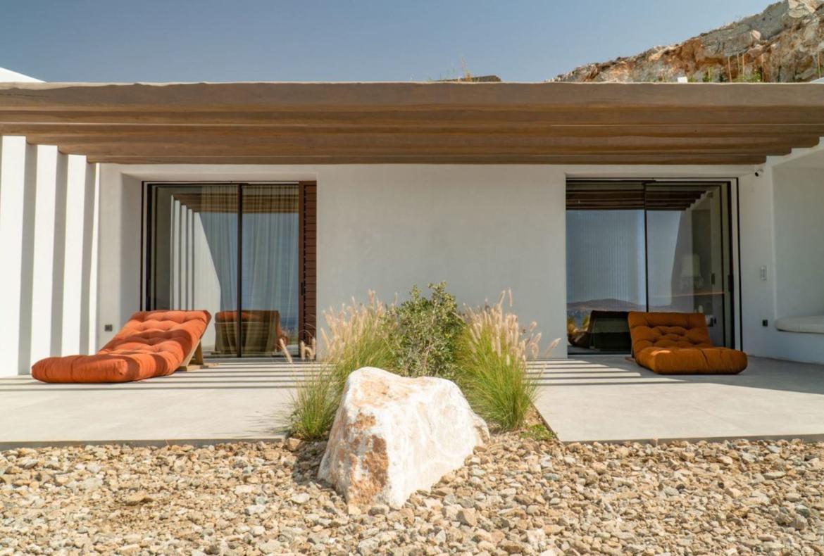 Luxury 6 bedroom holiday villa with private pool in Mykonos Greece (PV2587)