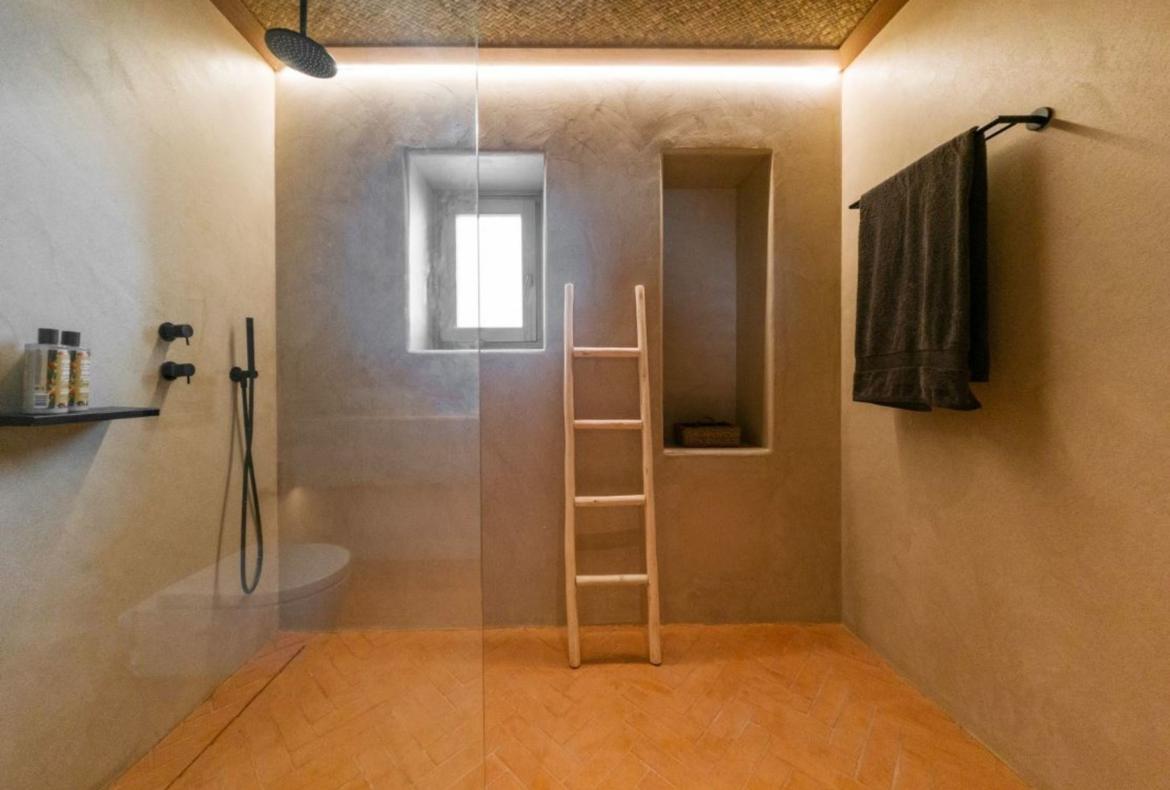 Luxury 6 bedroom holiday villa with private pool in Mykonos Greece (PV2587)