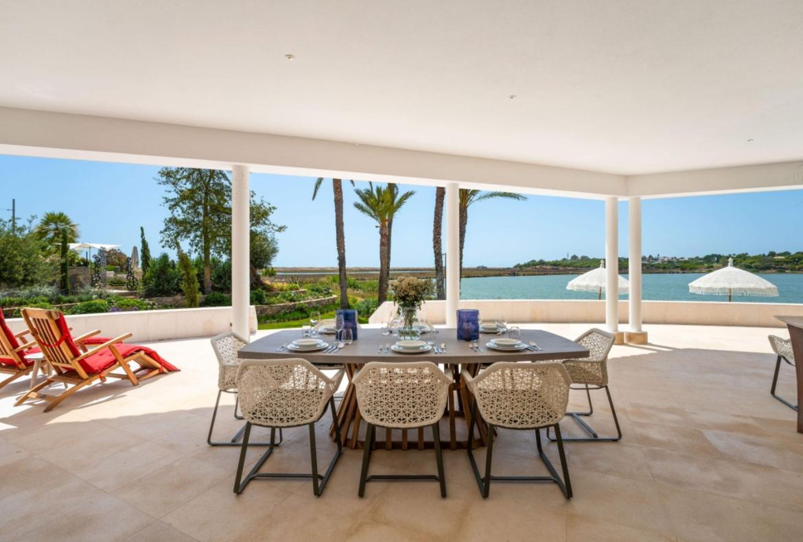 Luxury 4 bedroom holiday villa with private pool in Algarve Portugal (PV3008)