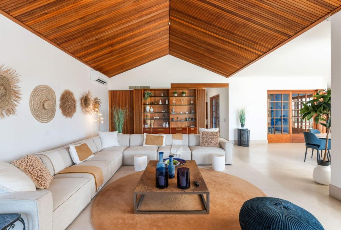 Luxury 4 bedroom holiday villa with private pool in Algarve Portugal (PV3008)