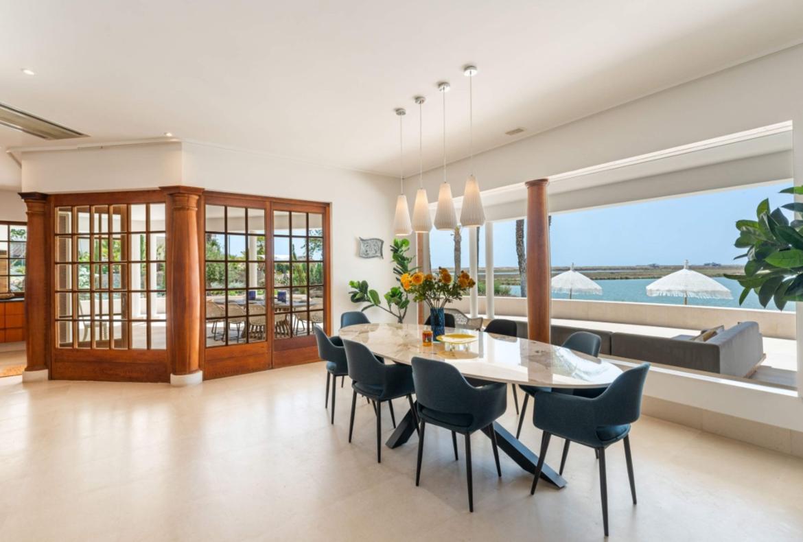 Luxury 4 bedroom holiday villa with private pool in Algarve Portugal (PV3008)