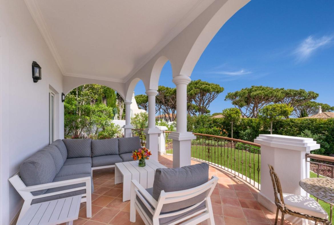 Luxury 3 bedroom holiday villa with private pool in Algarve Portugal (PV3010)