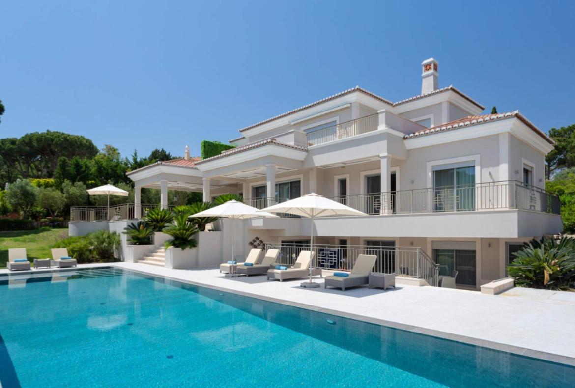 Luxury 6 bedroom holiday villa with private pool in Algarve Portugal (PV3013)