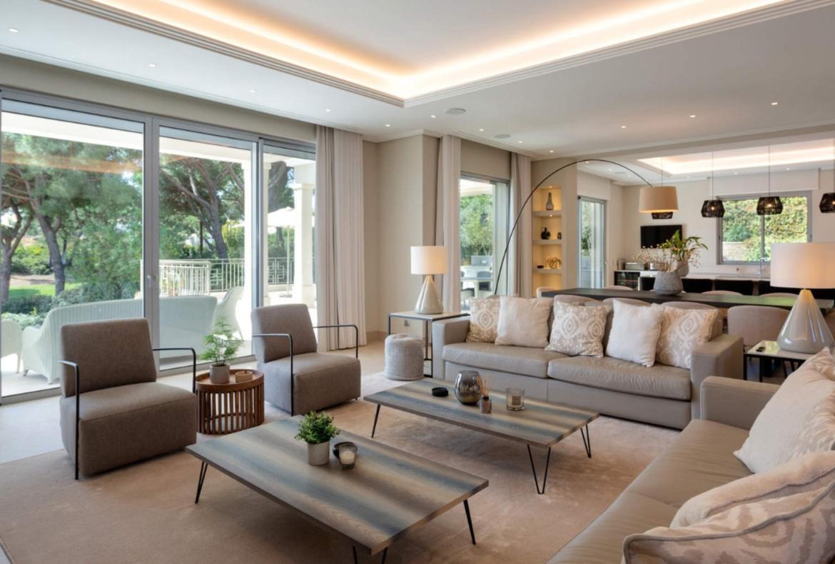 Luxury 6 bedroom holiday villa with private pool in Algarve Portugal (PV3013)