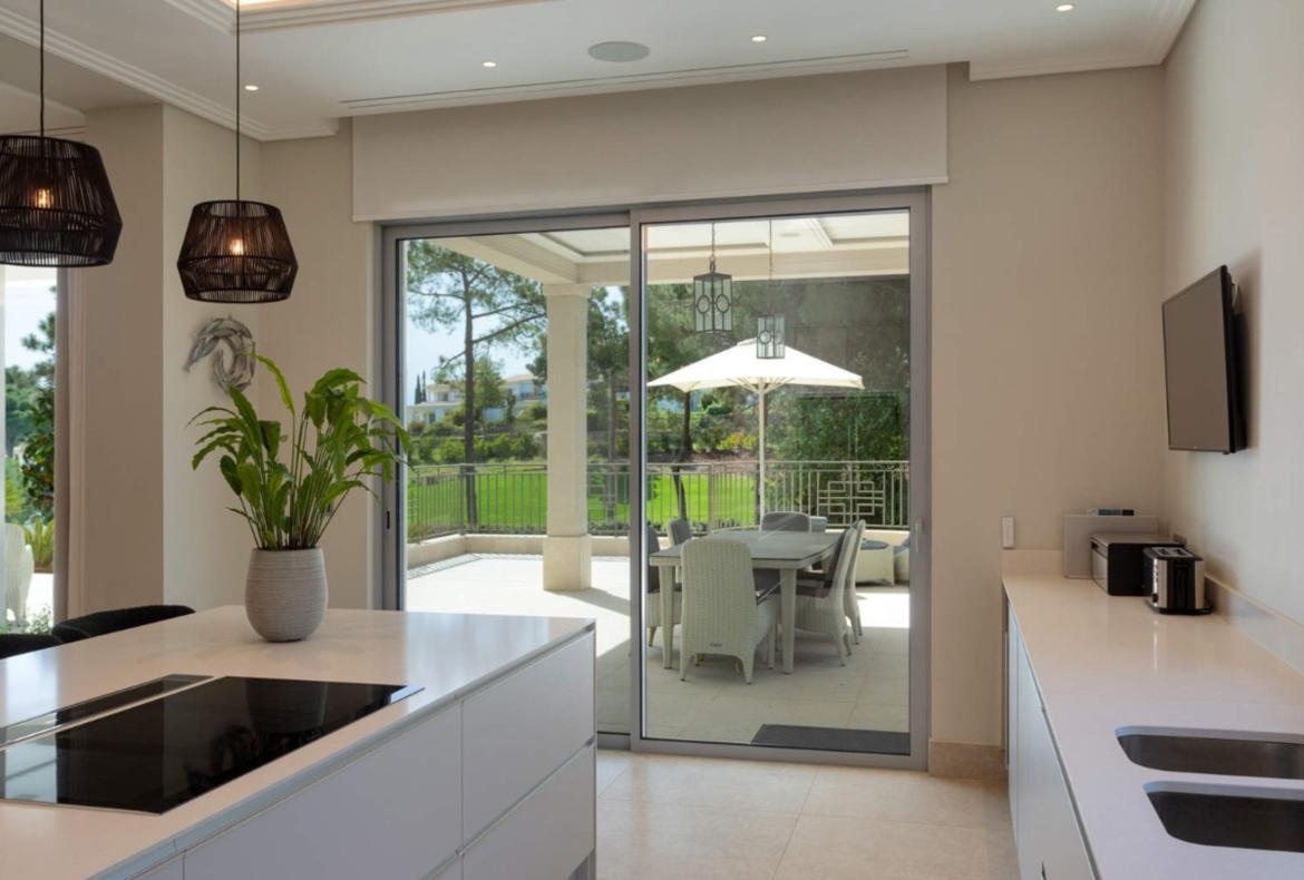 Luxury 6 bedroom holiday villa with private pool in Algarve Portugal (PV3013)