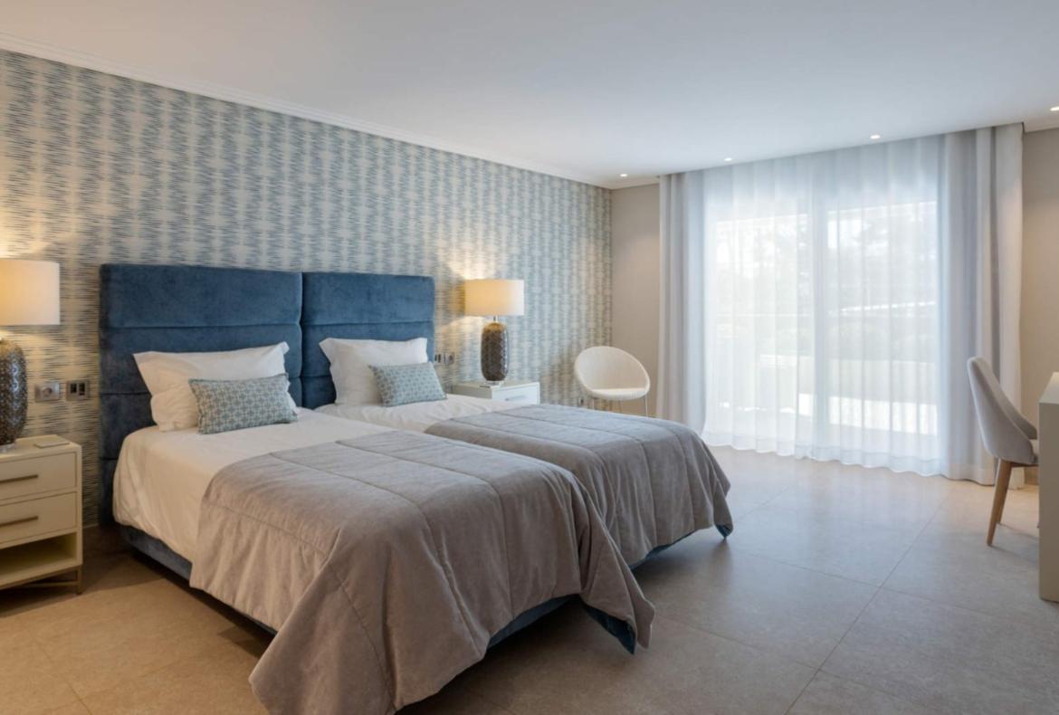 Luxury 6 bedroom holiday villa with private pool in Algarve Portugal (PV3013)