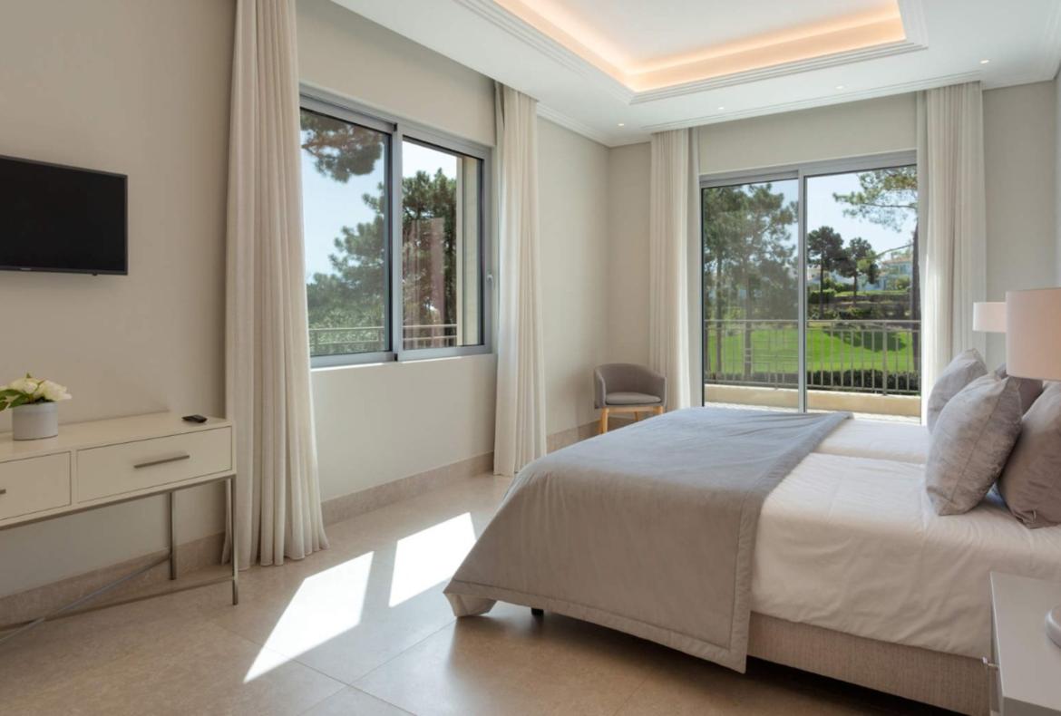 Luxury 6 bedroom holiday villa with private pool in Algarve Portugal (PV3013)