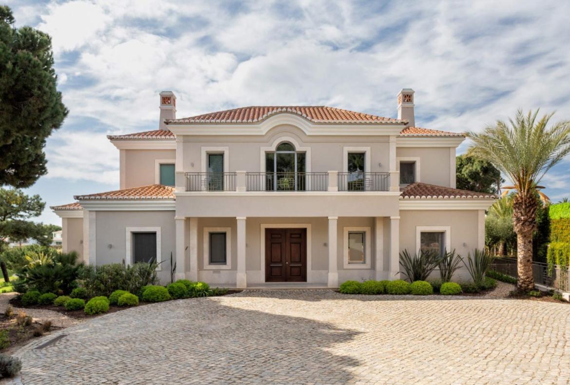 Luxury 6 bedroom holiday villa with private pool in Algarve Portugal (PV3013)