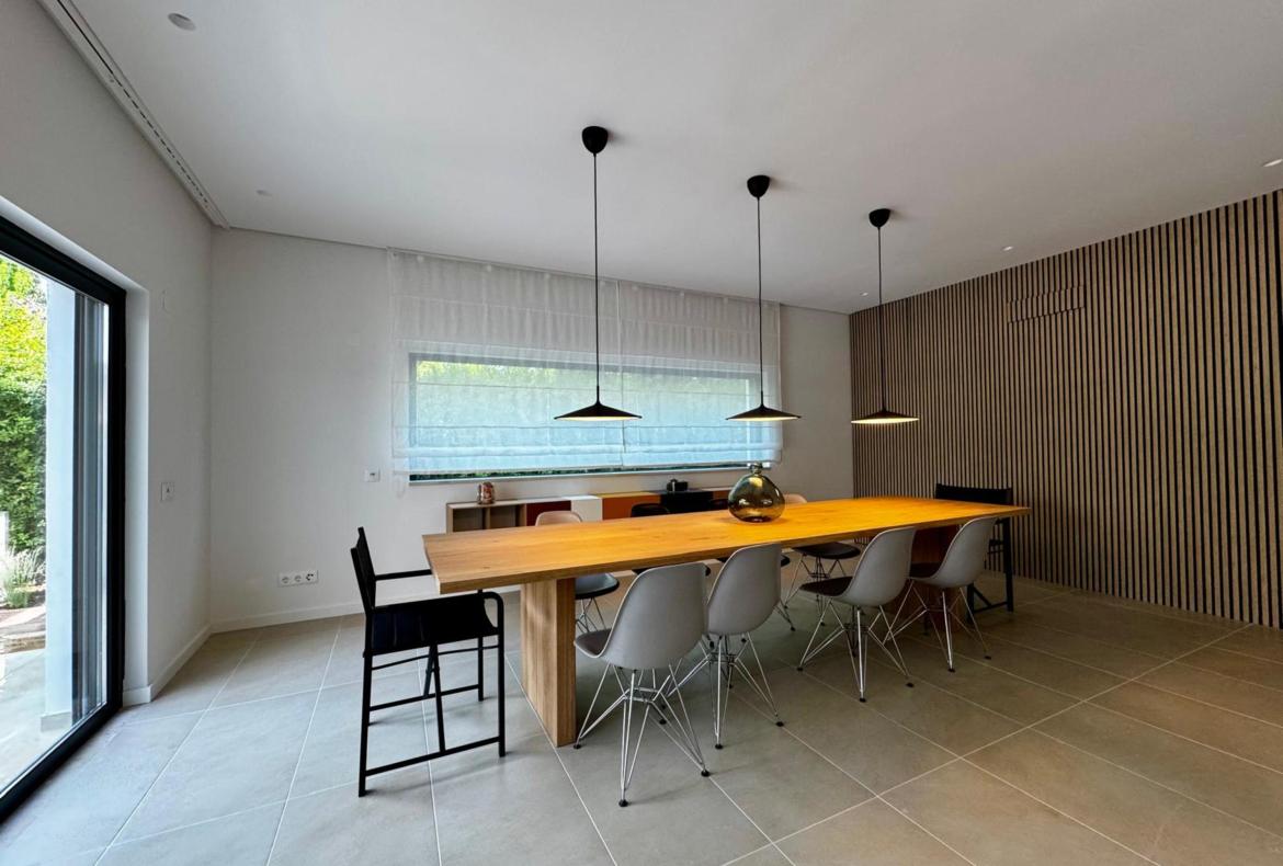 Luxury 4 bedroom holiday villa with private pool in Algarve Portugal (PV3014)