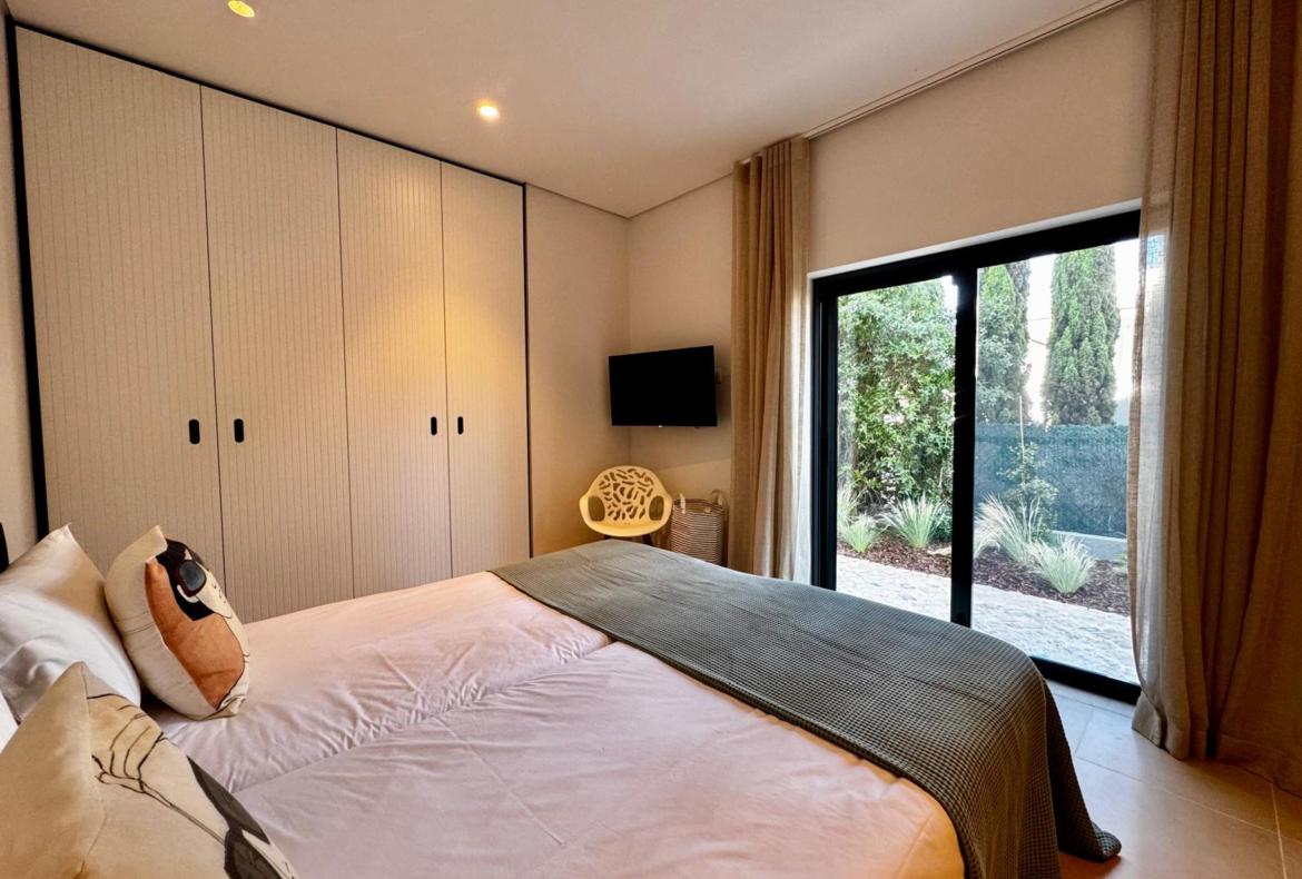Luxury 4 bedroom holiday villa with private pool in Algarve Portugal (PV3014)