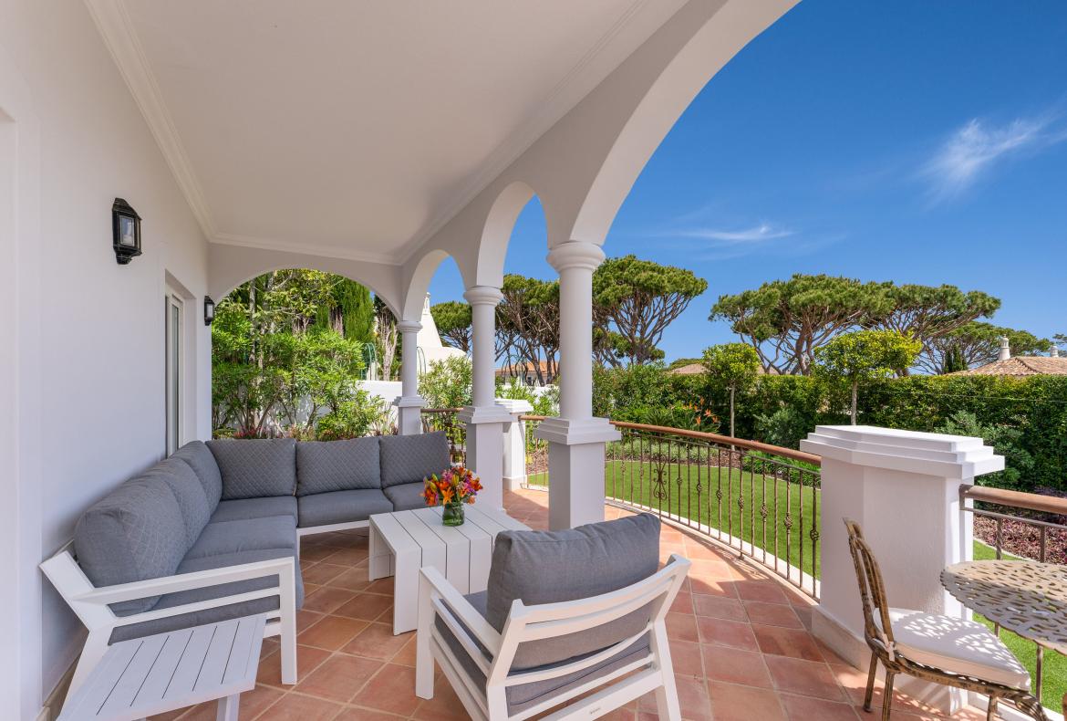 Luxury 3 bedroom holiday villa with private pool in Algarve Portugal (PV3010)