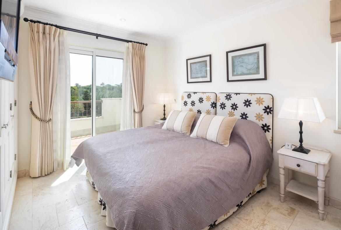 Luxury 3 bedroom holiday villa with private pool in Algarve Portugal (PV3010)