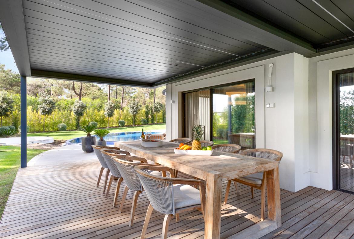 Luxury 5 bedroom holiday villa with private pool in Algarve Portugal (PV3011)