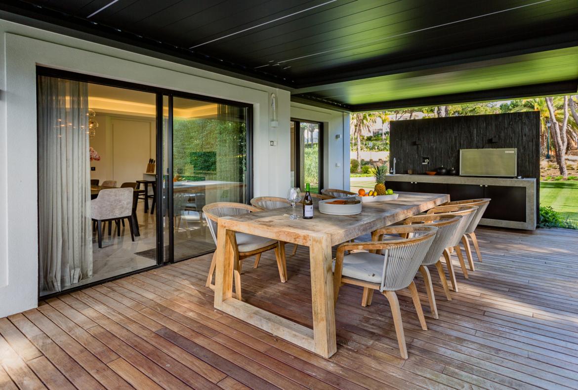 Luxury 5 bedroom holiday villa with private pool in Algarve Portugal (PV3011)