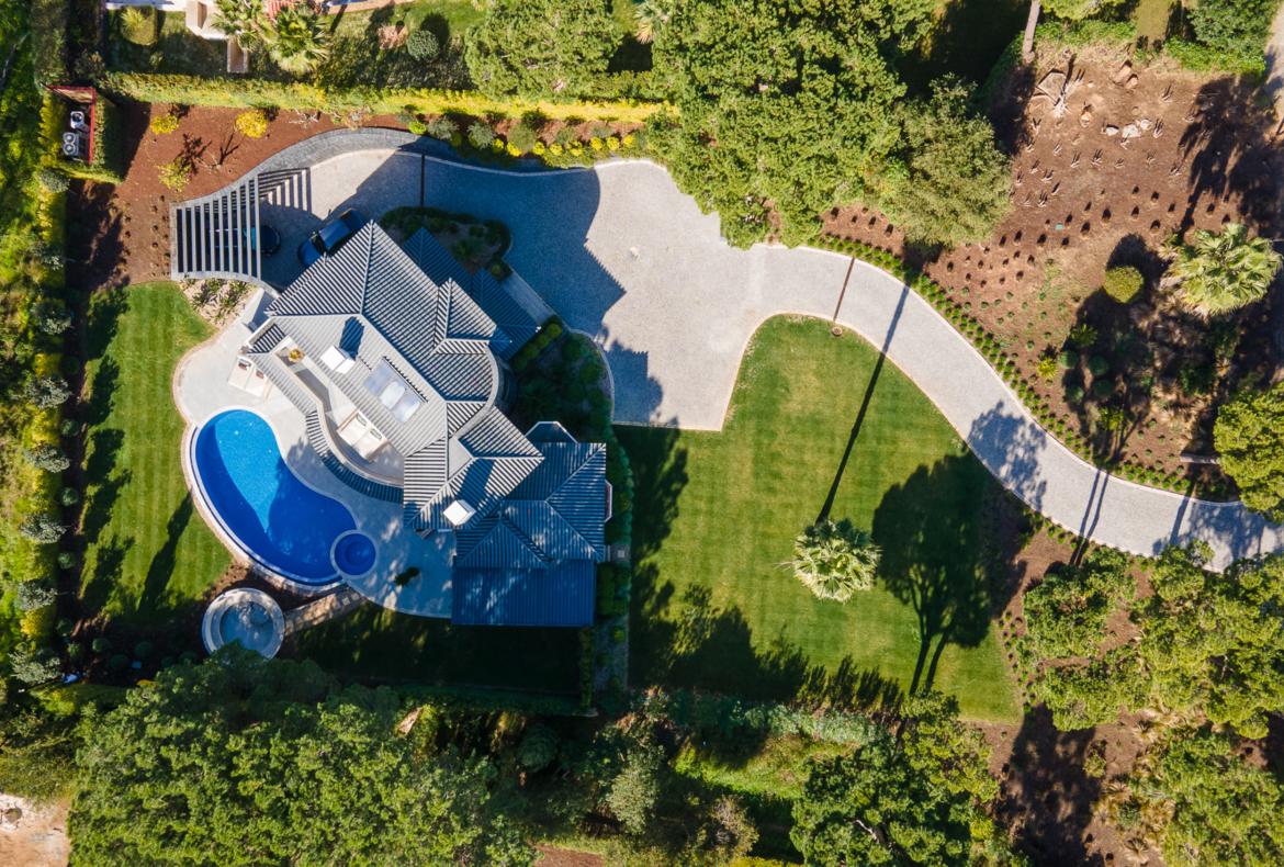 Luxury 5 bedroom holiday villa with private pool in Algarve Portugal (PV3011)