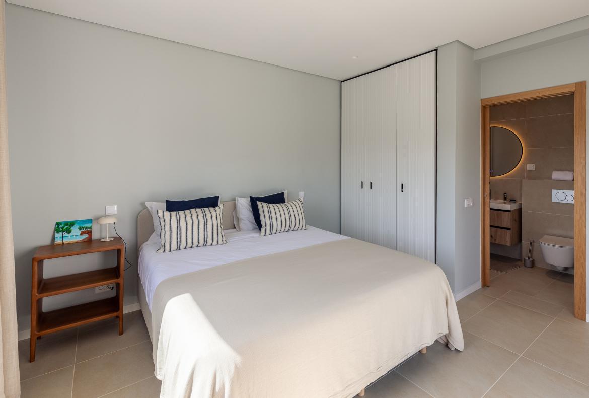 Luxury 4 bedroom holiday villa with private pool in Algarve Portugal (PV3014)