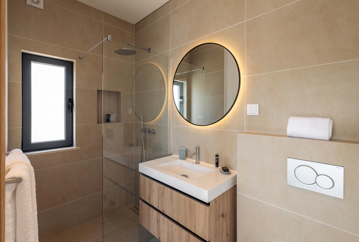 Luxury 4 bedroom holiday villa with private pool in Algarve Portugal (PV3014)