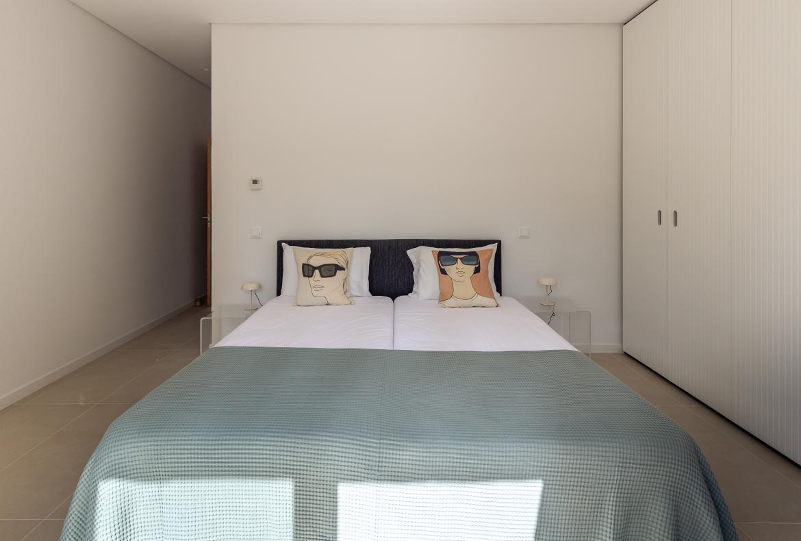 Luxury 4 bedroom holiday villa with private pool in Algarve Portugal (PV3014)