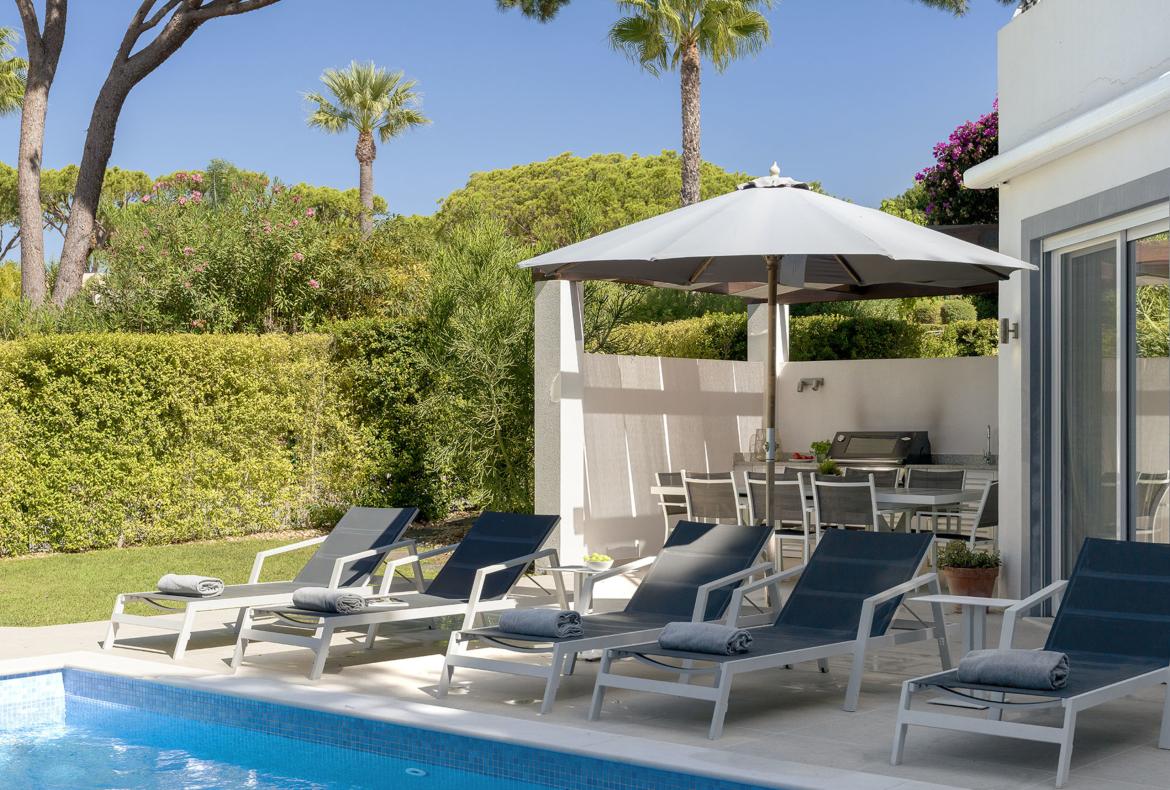 Luxury 4 bedroom holiday villa with private pool in Algarve Portugal (PV3016)