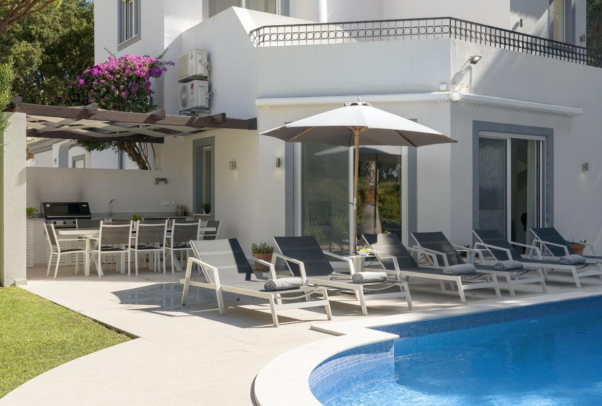 Luxury 4 bedroom holiday villa with private pool in Algarve Portugal (PV3016)