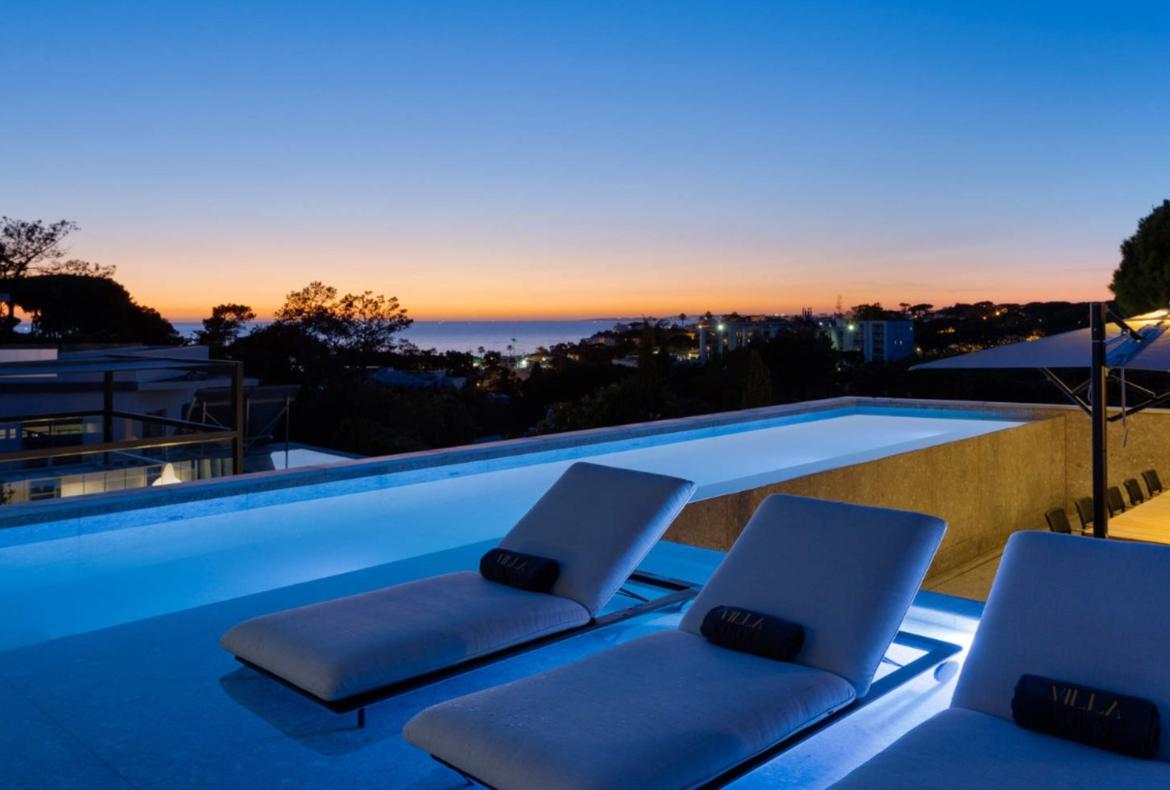 Luxury 5 bedroom holiday villa with private pool in Algarve Portugal (PV3017)